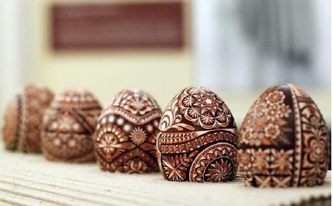 Polish drapanki eggs